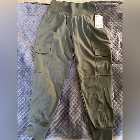 Athleta Pants - VENICE HIGH RISE CARGO JOGGER